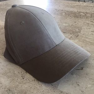 LIGHT BROWN DAD HAT